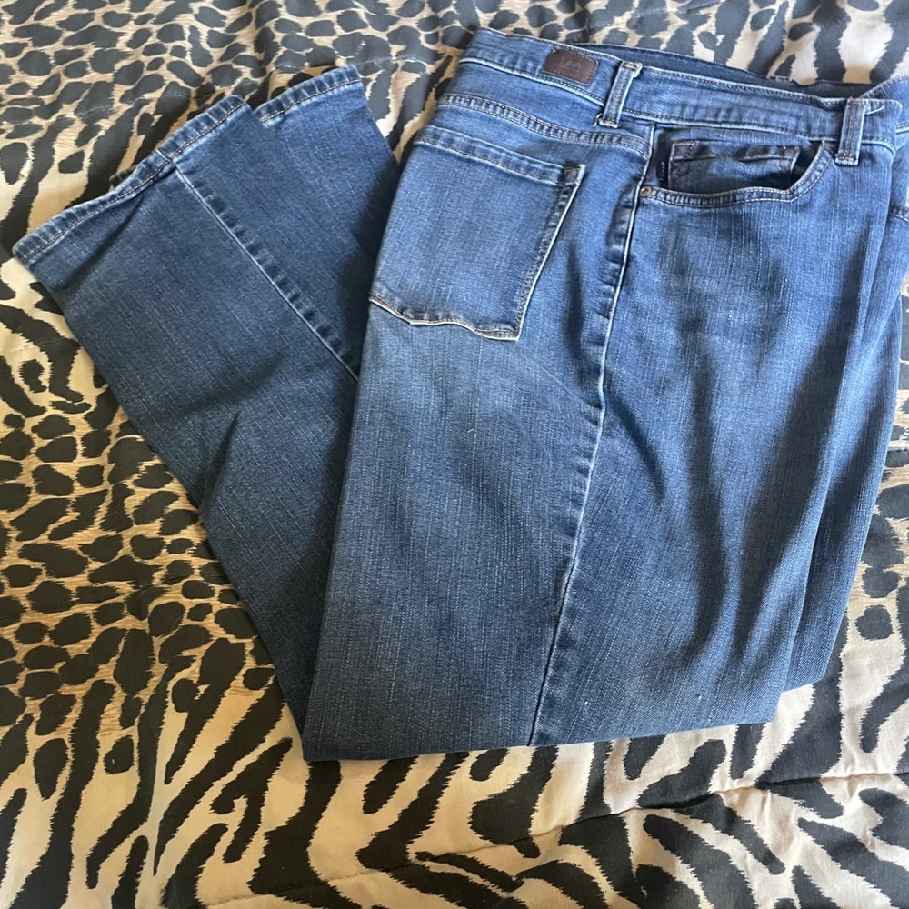 Lee Classic Fit Straight‎ Leg Jeans Women's Size 14 Short Dark Wash Denim